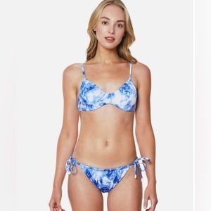 Sanctuary Swim Poolside Tie Dye
Underwire Bikini Top Blue White